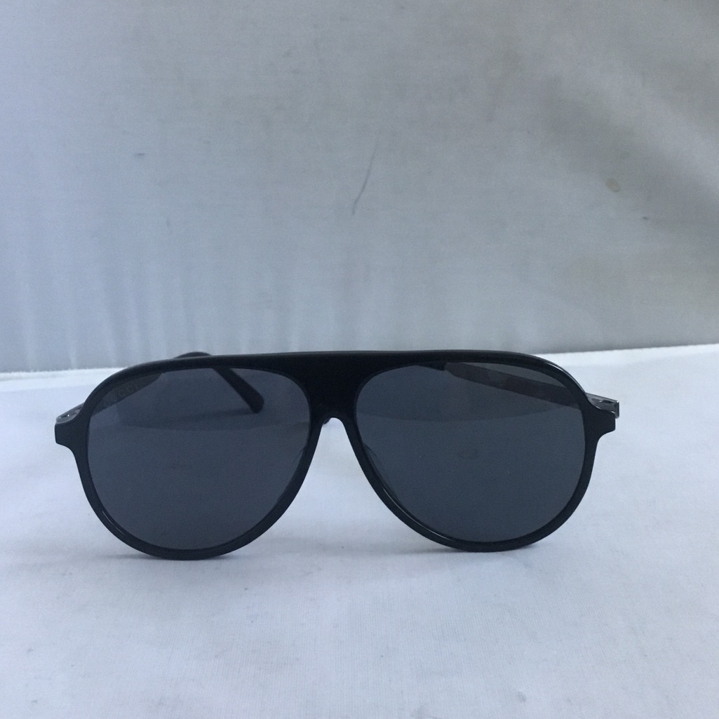 Gucci Black Frame Sunglasses With Green And Red Stripe Temples